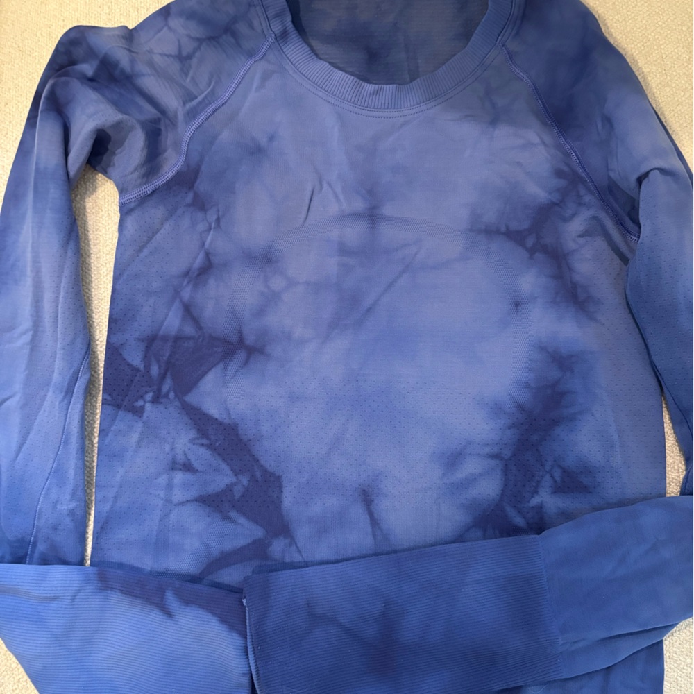 Lululemon Marble Dye Long Sleeve Top in Blue - excellent condition